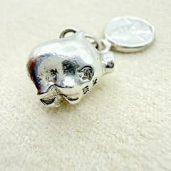Vintage 925 Sterling Silver Small Piggy Bank Attached Coin Money Dangle Charm