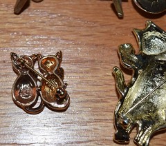 Lot of 8 VTG Cat Pins Brooch Brushed Gold Tone Silver Tone AJC TWC LR Tabby