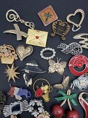 Lot Of 140 Brooches Pins – Many Signed – Silver Gold Tone Wholesale Resell J108a