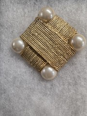 Vtg Les Bernard gold tone faux pearl Pin