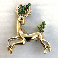 Vintage Gerry’s Christmas Brooch Reindeer Pin Gold Tone Green Holly