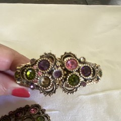 Gold Tone Crystal Rhinestone Jewelry Set Bracelet Brooch Ring Pink Green Purple