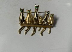 Green Eyed Cats Brooch Pin with Dangling Cat Tails