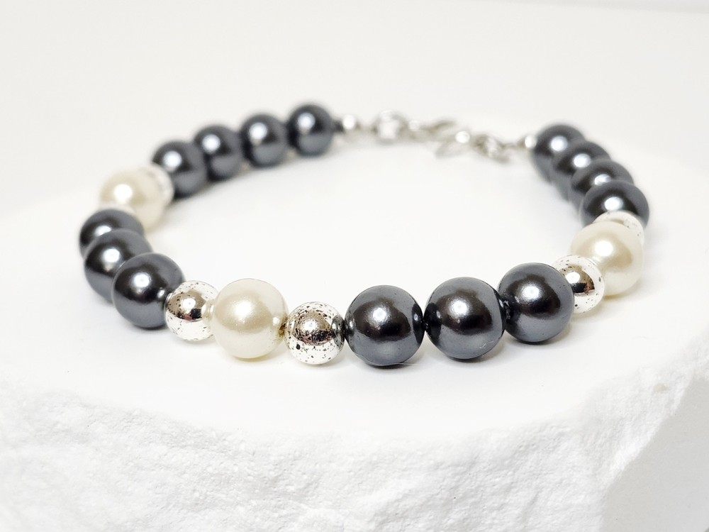 Vintage Gray And White Faux Pearl Bracelet – Freshwater Look – READ
