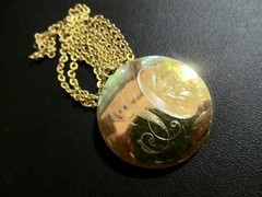 VtG 1940s LeStage 12kt G.F. Locket Pendant Scrollwork Calligraphy on 24″GF Chain
