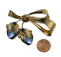 STERLING Estate Brooch Floral Blue Crystals Goldtone (24g) *EUC* REGAL!!