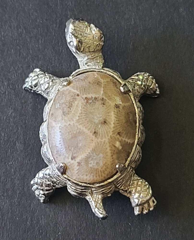 Vintage Petoskey Stone Silvertone Turtle Tortoise Brooch Pin Fossilized Coral