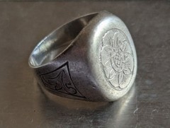 Vintage men’s signet ring sterling silver 925 Size 8.5 Weight 4.55 g.
