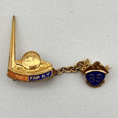 1939 New York World’s Fair Souvenir Pin Trylon Perisphere Gold Tone Blue Enamel