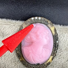 Vintage Cameo Brooch Gold Tone Pink READ