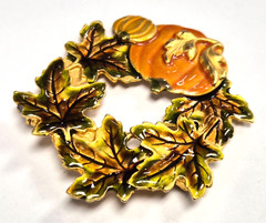 Vintage 90’s Kenneth Cole Festive Autumn Fall Leaf & Pumpkin Wreath Pin / Brooch