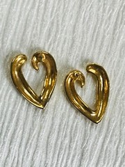 Estate Goldtone Open Swoosh Hearts Post Earrings for Pierced Ears – 0.75 x 1 and