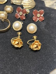Vtg clip on earrings 14 Pairs Silver Gold Tone Metal Faux Stones Mixed Materials