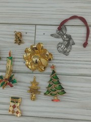 Vintage Christmas Pins Brooches Trees MCM Needs Repair