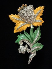 Deco Era vintage pot metal enamel brooch