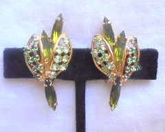Vintage Hobe Green Rhinestone Gold Tone Clip On Signed Earrings EUC