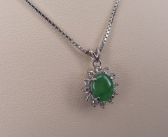 Vintage 1.13ct Natural Green Jadeite Jade 0.26ct Diamond Platinum Necklace