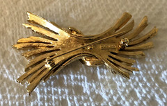 Vintage Signed Monet Gold Brooch & Earring Set Clip On Excellent Condition
