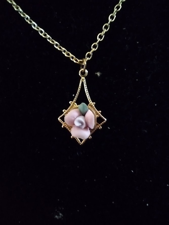 Porcelain Rose Pendant on 18 Inch Gold Tone Necklace