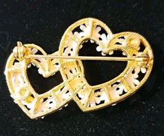 Vintage Daisy Flower Double Heart Brooch Pin Gold Tone Floral Jewelry Valentines