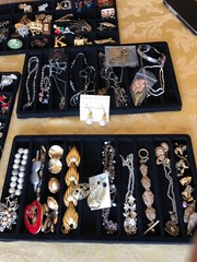 1/2 Pound Vintage To Modern COSTUME JEWELRY Lot. All Wearable!! Beautiful Pieces