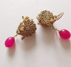 MIRIAM HASKELL 50’S GILT BRASS DANGLE EARRINGS: JADE & RUBY PÂTÉS DE VERRE BEADS