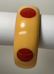 Vintage 1 1/16” Wide Butterscotch Bakelite Bracelet Five Red Marble Dots Tested