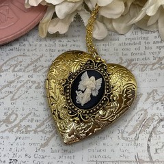 Gold Heart Locket Photo Birthday Anniversary Wedding Cameo Angel Angels Necklace