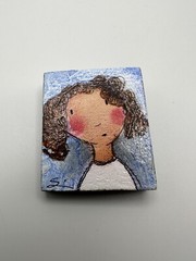 Vintage Hand Painted Girl Brooch 4.5cm x 3.8cm BB1