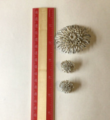 Vintage 1950’s Bubbleite Featherlight Celluloid Floral Brooch & Clip Earring Set