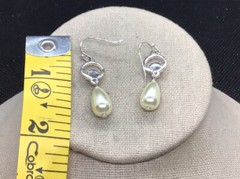 Vintage Silver Tone Costume Simulated Pearl Drop Earrings C669
