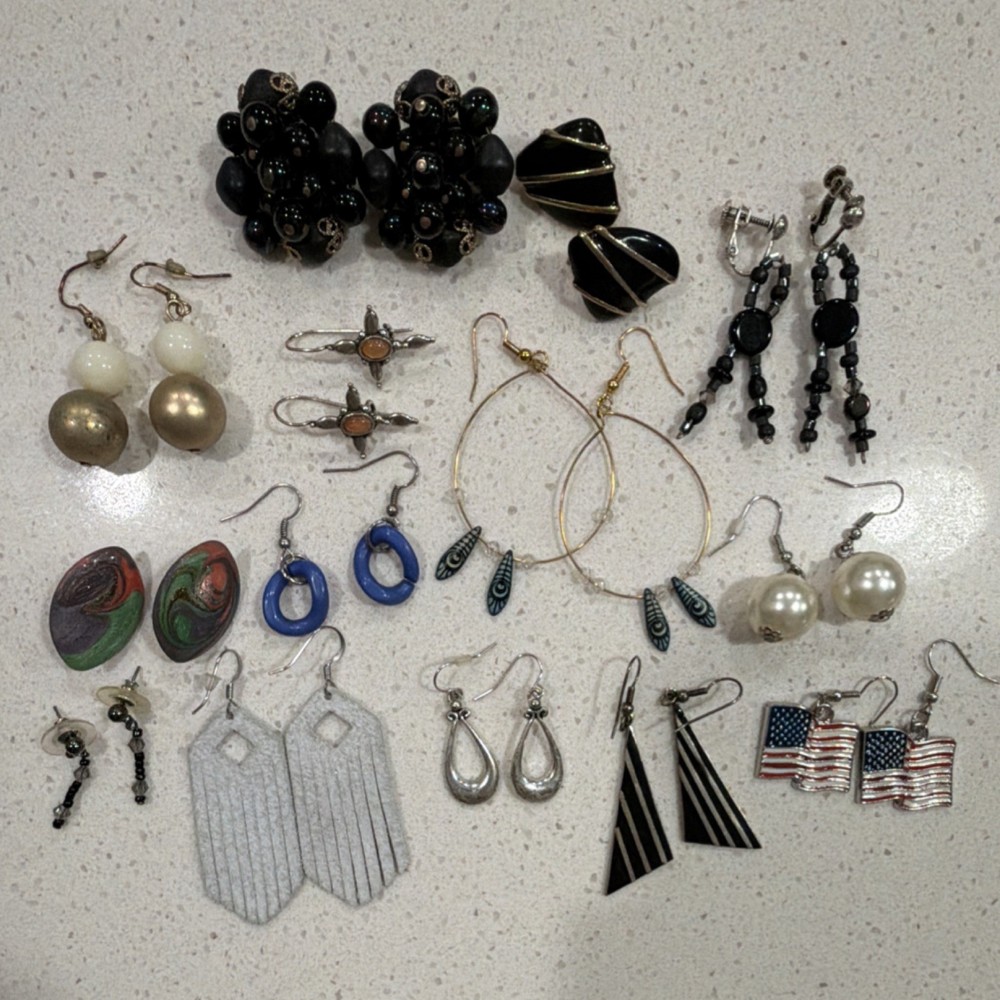 Vintage Fashion Jewelry Lot Mixed Earrings Multicolor 14 Pairs