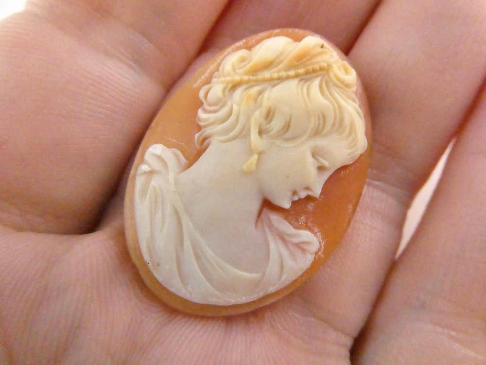 Vintage Loose Hand Carved Shell Cameo Woman with Earrings 1 Inch x 7/8 Inch Long