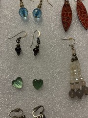 LOT OF 20 EARRINGS ~ASSORTED DANGLING , CLIP ONS, & PIERCED-VINTAGE TO NOW 🔥
