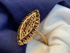 Vtg 18K Yellow Gold Ring 5.2g Fine Jewelry Size 7.75 Band Garnet Color *READ*