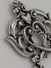 Brighton Chantilly Doorknocker Brooch Glasses Holder Hearts Articulated
