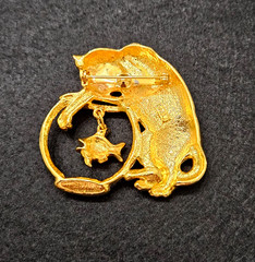 VTG Lot of 3 Cat Brooches JJ Jonette AJC Cat Fish Bowl Cat Butterfly Gold Tone