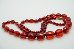 Vintage Cherry Amber Bakelite Faceted Oval Bead Necklace 29″ x 24mm-8mm JB46