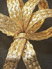 Vintage Les Bernard Signed Woven Gold Tone Bow Brooch Pin 3″ Statement Textured