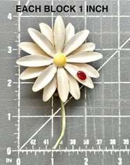 Vintage 1960s SANDOR Daisy Flower Brooch, Flower PIN,Retro Fashion,Collectible