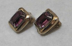 Vintage BARCLAY Faux Amethyst Purple Glass Gold Tone Clip Earrings 1/2″