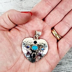 VINTAGE HAMMERED GEMSTONE HEART STERLING SILVER 925 PENDANT SOUTHWEST LOVE RETRO
