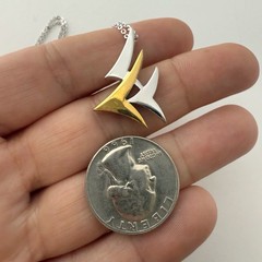 Vintage Crown TRIFARI Two Tone Sculptural Birds Pendant Chain Necklace