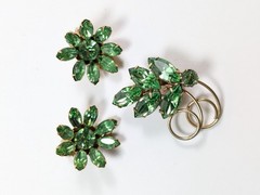 Green Rhinestone Flower Pin Brooch and Earrings Set 3D MCM 60’s Estate