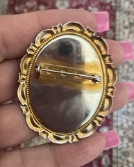 Vintage Cameo Brooch 2’. X 1.5’ in