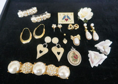 21 Pc Lot Faux Pearl Rhinestone Jewelry Compact Mirror Wristwatch Hair Barrettes