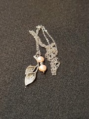 SILVER TONE Calla Lily Pendant with 2 Pink Faux Pearls & 30″ Chain Necklace
