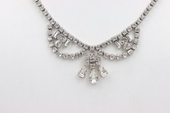 Lind Gal LG Clear Rhinestone Parure Silver Necklace Screwback Earring Set Clasp