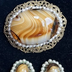 Vintage W Germany Glass Caramel Swirl Cabochon Pearl Brooch Clip On Earrings Set
