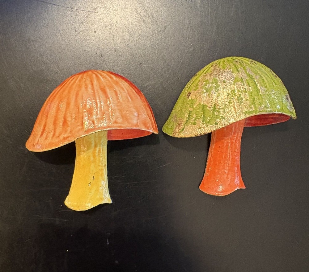 Vintage 1960s Mode-Art (ART©) Enameled Mushroom Brooch Pair Orange & Green/Gold